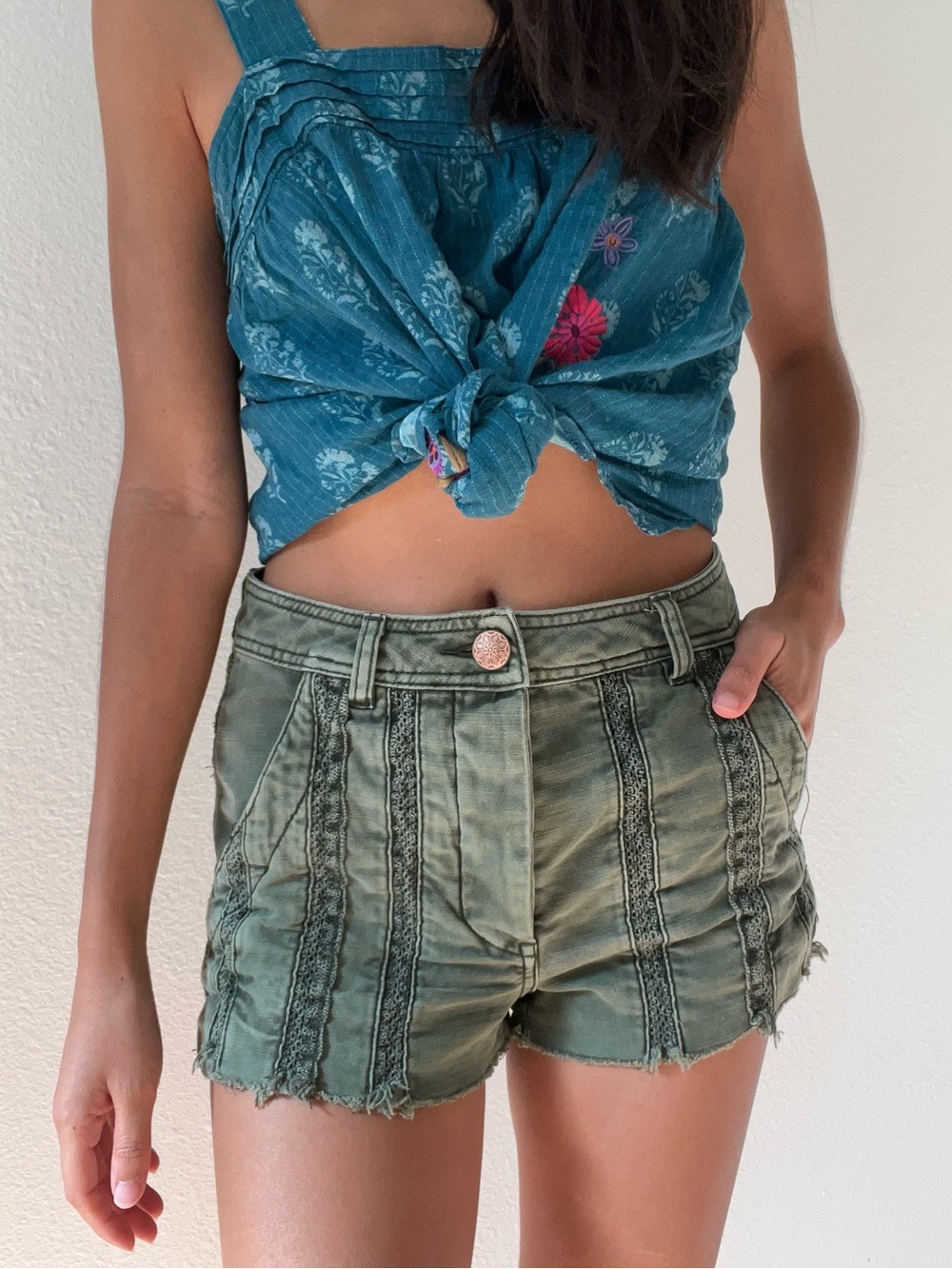 Free People Olive Green Great Expectations Lace Trim Button Fly Shorts Boho Sz 2